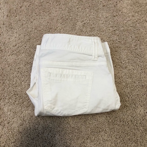 white guess shorts - Picture 3 of 3